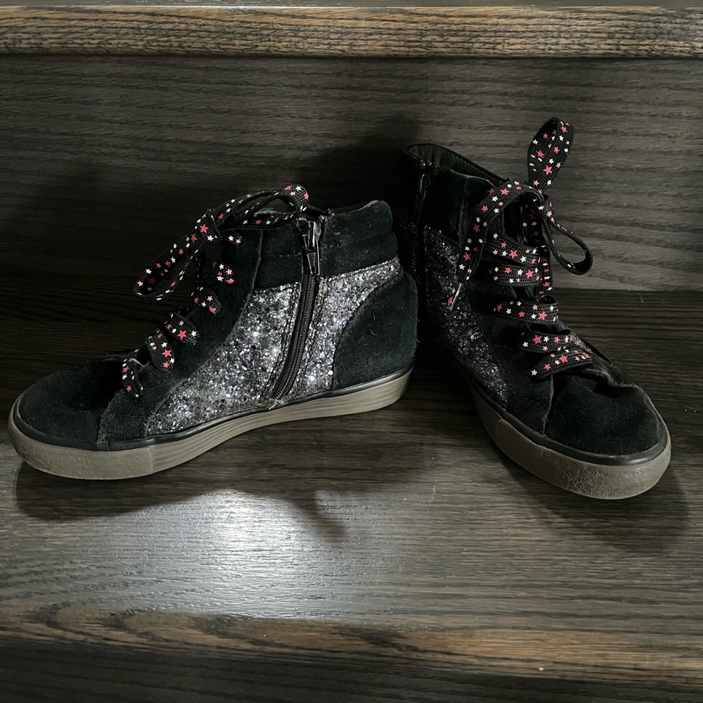 Clarks quality girls shoes sz 1 kids EUC retail $225